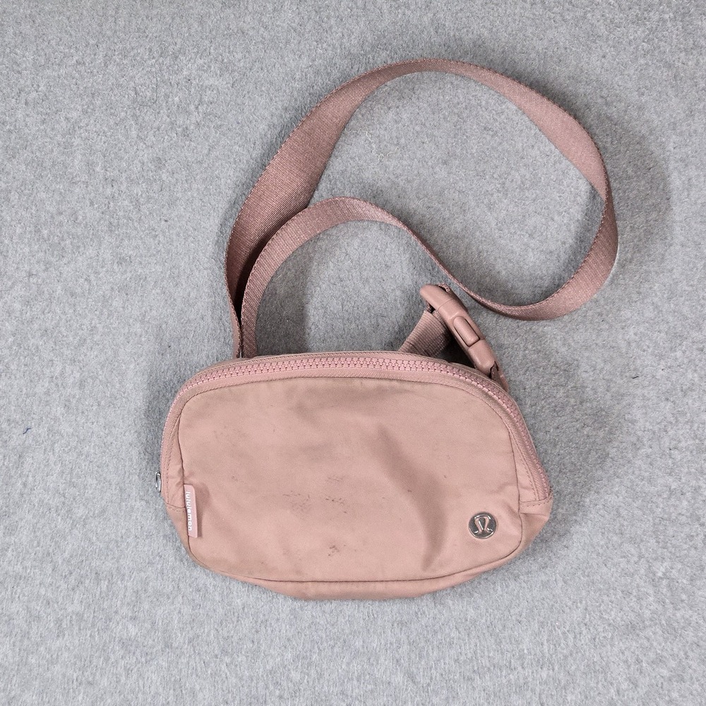 Lululemon Women Bag O/S Pink Everywhere Belt Bag Fanny Pack Mesh READ